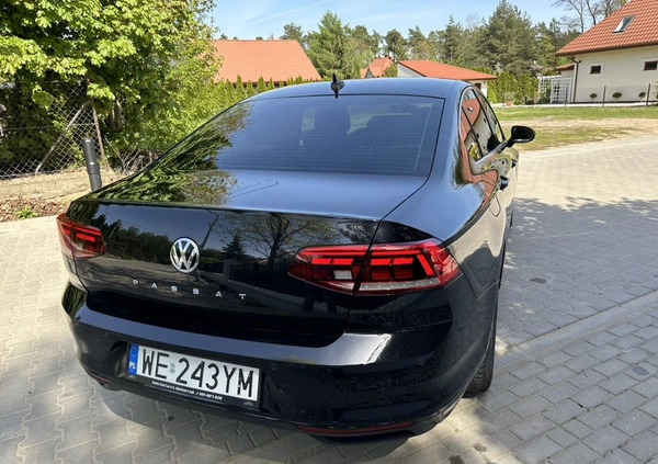 Volkswagen Passat cena 74899 przebieg: 168000, rok produkcji 2020 z Opatów małe 667